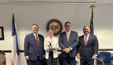 Jacksonville police officer shot in line of duty awarded Hometown Hero Award from U.S. Attorney’s Office