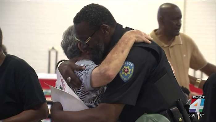 Parkwood Heights Elementary surprises longtime school resource officer with retirement celebration