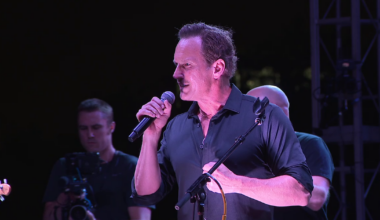 St. Petersburg musical auction funds housing programs for homeless veterans