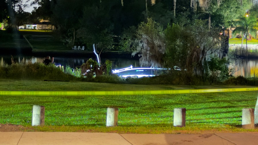 3 hurt in late-night boat crash along Hillsborough River in Tampa