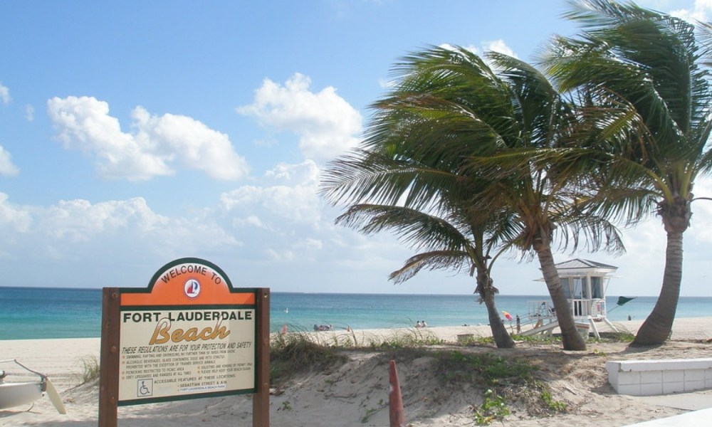 A Florida Man Went To Swim At Fort Lauderdale Beach, Then He Discovered A Package In The Water That Could Be A Drug Cartel's Property