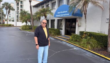 Billionaire developer targets aging Orlando timeshare in bankruptcy sale – Orlando Sentinel