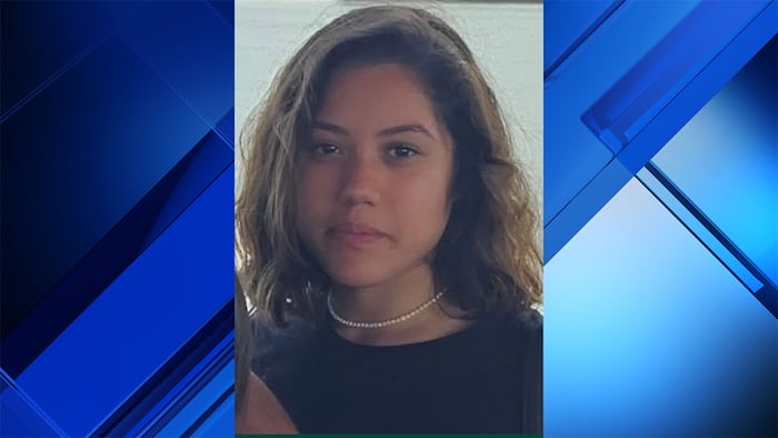Deputies search for missing 17-year-old girl