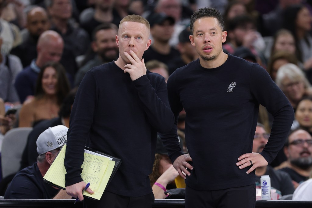 Orlando Magic finalizing coach deal with Spurs' Sean Sweeney