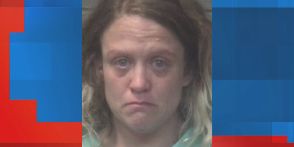 Woman tries to bite Jacksonville police officers after holding pregnant woman at gunpoint