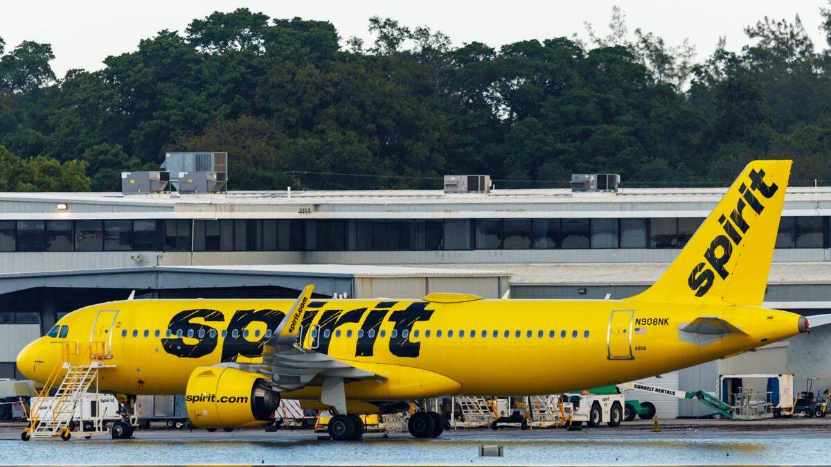 Spirit Airlines halts operations: what travelers should do now