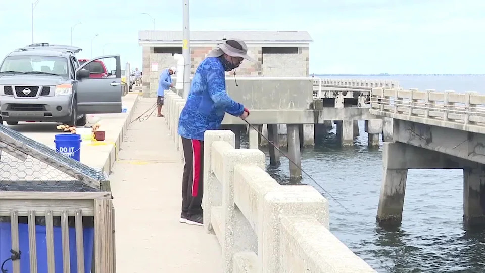 <div>Angler at Sunshine Skyway Fishing Pier.</div>
