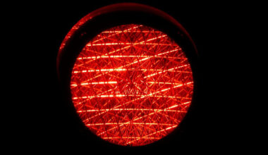 Can I use my phone at a red light in Florida? Here’s what the law says