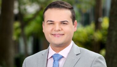 Slain Orlando TV reporter Dylan Lyons’ fiancée has his child 3 years after his death – Orlando Sentinel