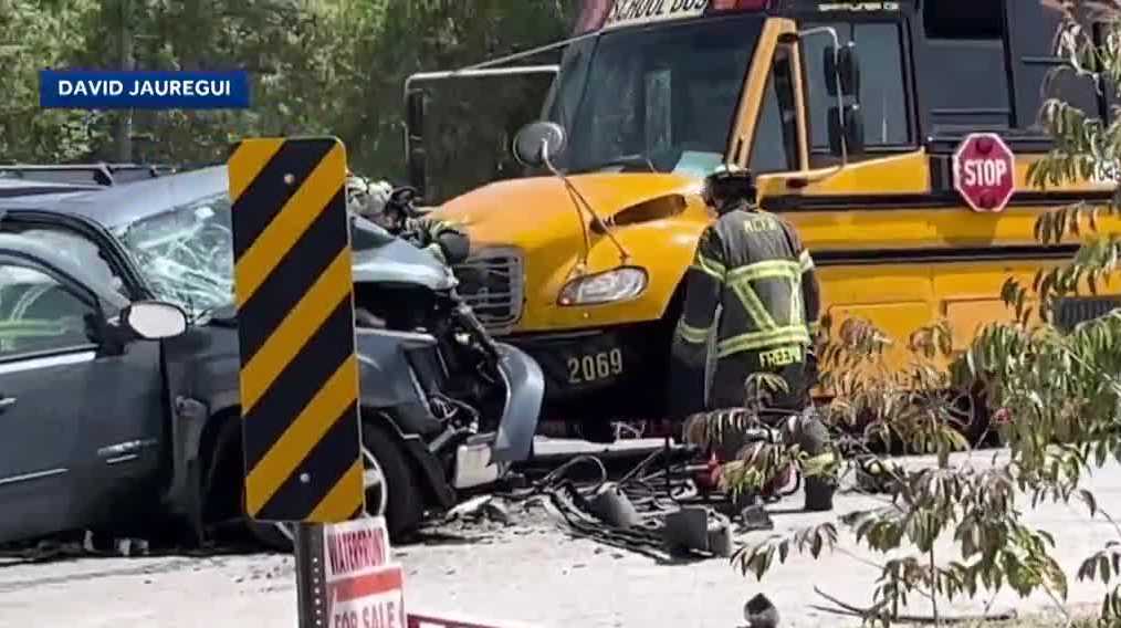 Video shows heroic rescue attempt following fatal school bus crash in Florida