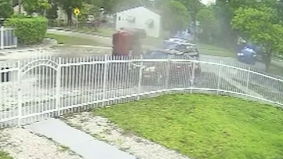 VIDEO: Crash brings kidnapping, chase to an end in NW Miami-Dade – NBC 6 South Florida