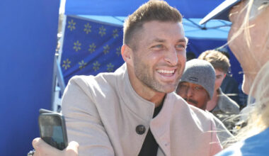 Florida legend Tim Tebow sends message to Morgan Wallen after the country singer refused to do the Gator chomp