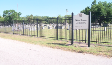 Elderly couple seeks refund or alternate plots after Tampa cemetery mix-up