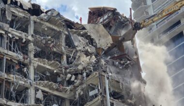 Century-old building being demolished in downtown Tampa