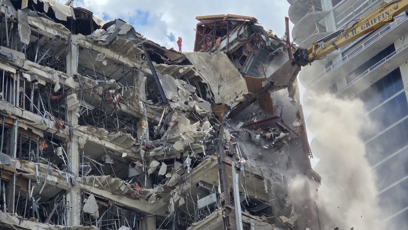 Century-old building being demolished in downtown Tampa
