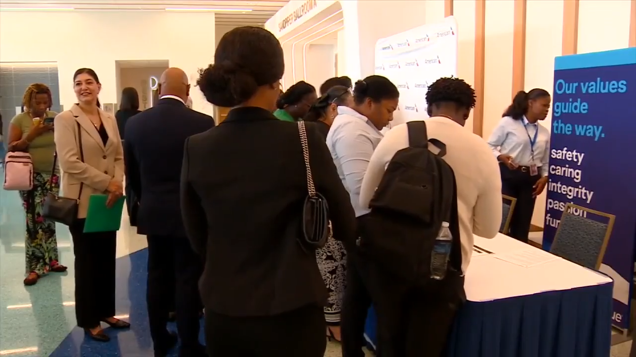 Airlines step up to help former Spirit Airlines employees find new jobs at Port Everglades Career Fair & Expo - WSVN 7News | Miami News, Weather, Sports