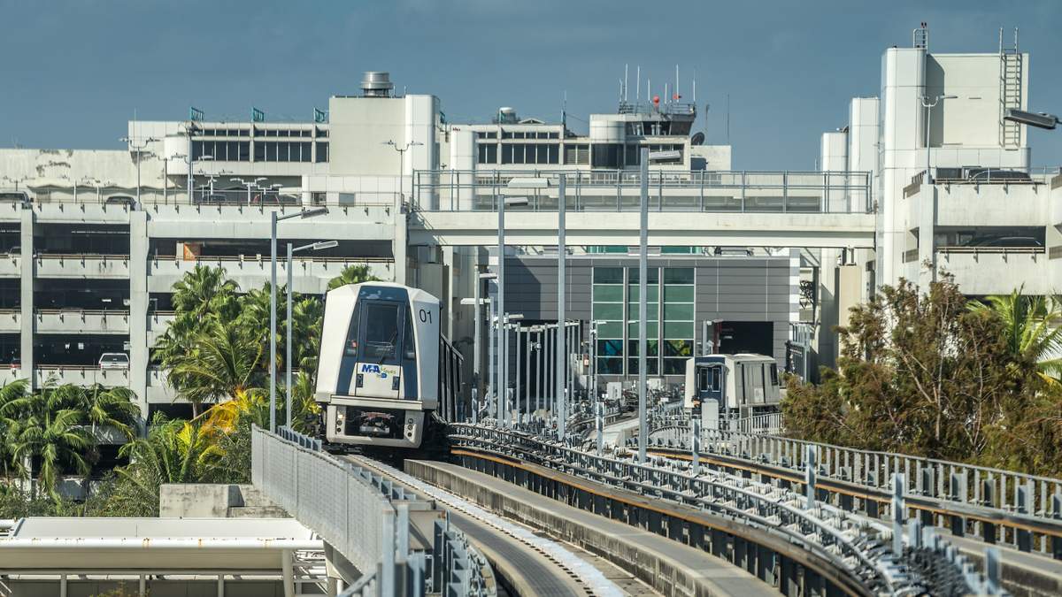 MIA Terminals Evacuated After Suspicious Bag Investigation | NewsRadio WIOD