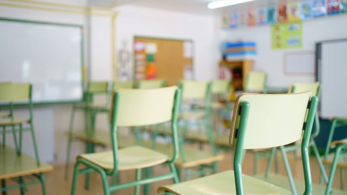 Broward Losing Students, Cutting Staff and Closing Schools | NewsRadio WIOD