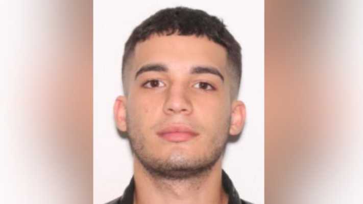 Man shoots, kills friend while 'mishandling' loaded weapon, Florida deputies say