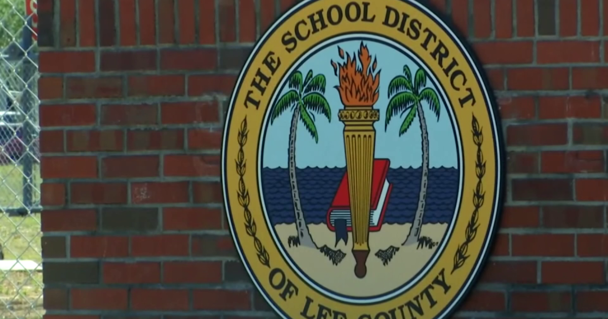 Lee County schools offering teachers up to $10K to boost grades | Lee County