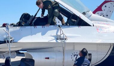 Panthers star Matthew Tkachuk flies with the Thunderbirds in an F-16 ahead of Fort Lauderdale show | National Sports