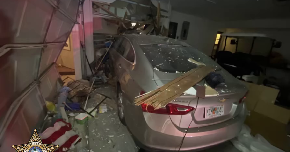 Woman charged with DUI after crashing into Fort Myers home | Lee County