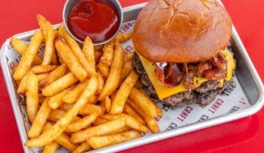 Burgers and more: Friday dining on Key Biscayne | Local