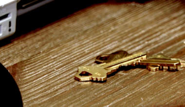 Unregulated locksmith industry in Florida faces scrutiny from professionals and customers | Lee County
