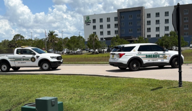 Fatal crash shuts down Jetport Loop and Treeline Avenue South in Lee County | Lee County