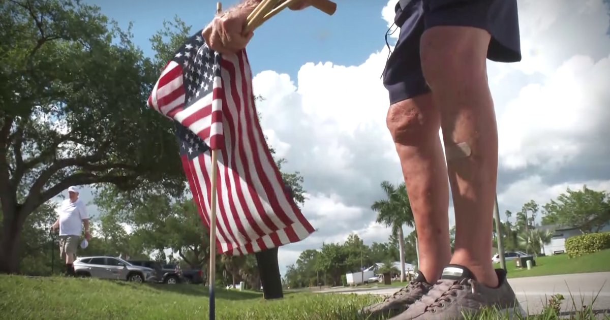 San Carlos Park duo plants 1,100 flags ahead of Memorial Day | Lee County