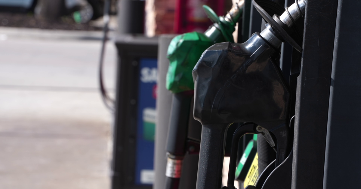 Gas prices push some Fort Myers locals to skip Memorial Day travel | Lee County