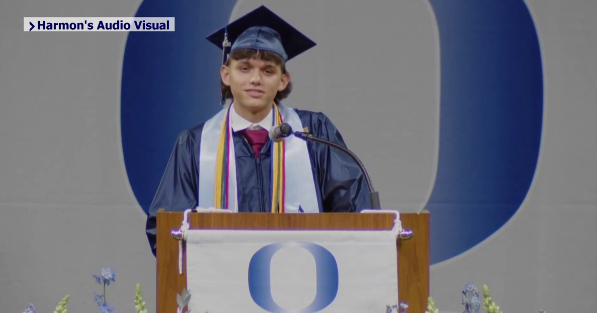Oasis High grad in Cape Coral lost his parents at 3, now he's inspiring peers | Lee County