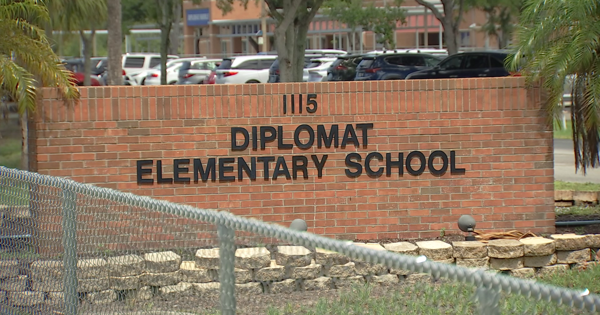 Lee County School Board member's photo shocks Diplomat Elementary parents | Lee County