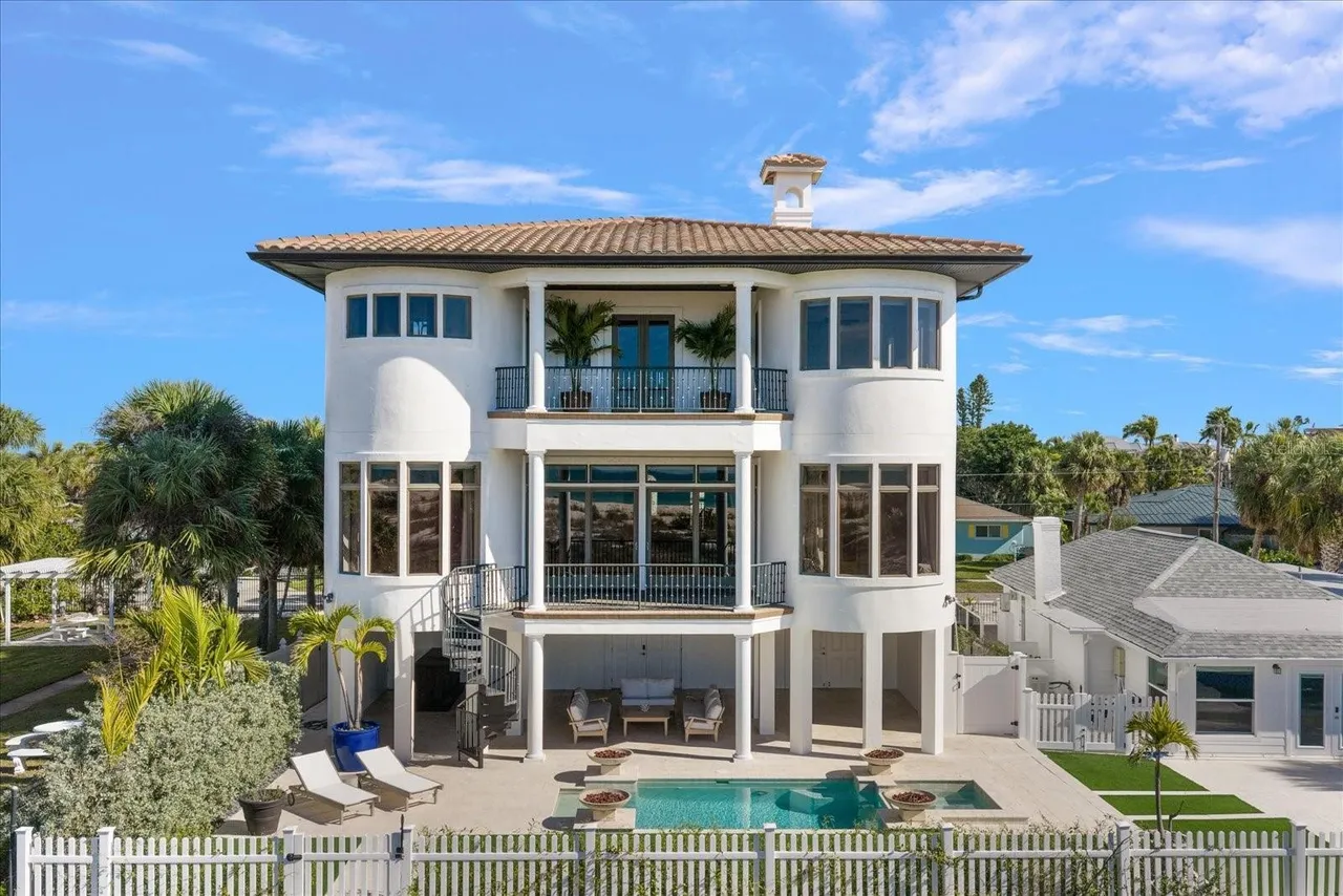 Hulk Hogan's Florida mansion just got a $2 million price cut