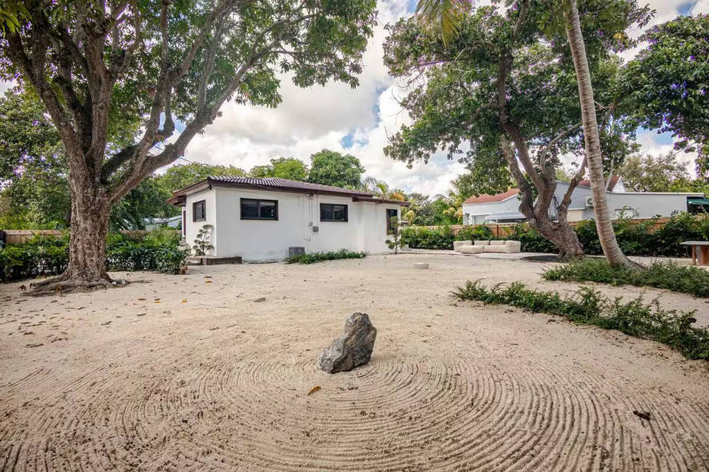 Casa Kawa zen garden
