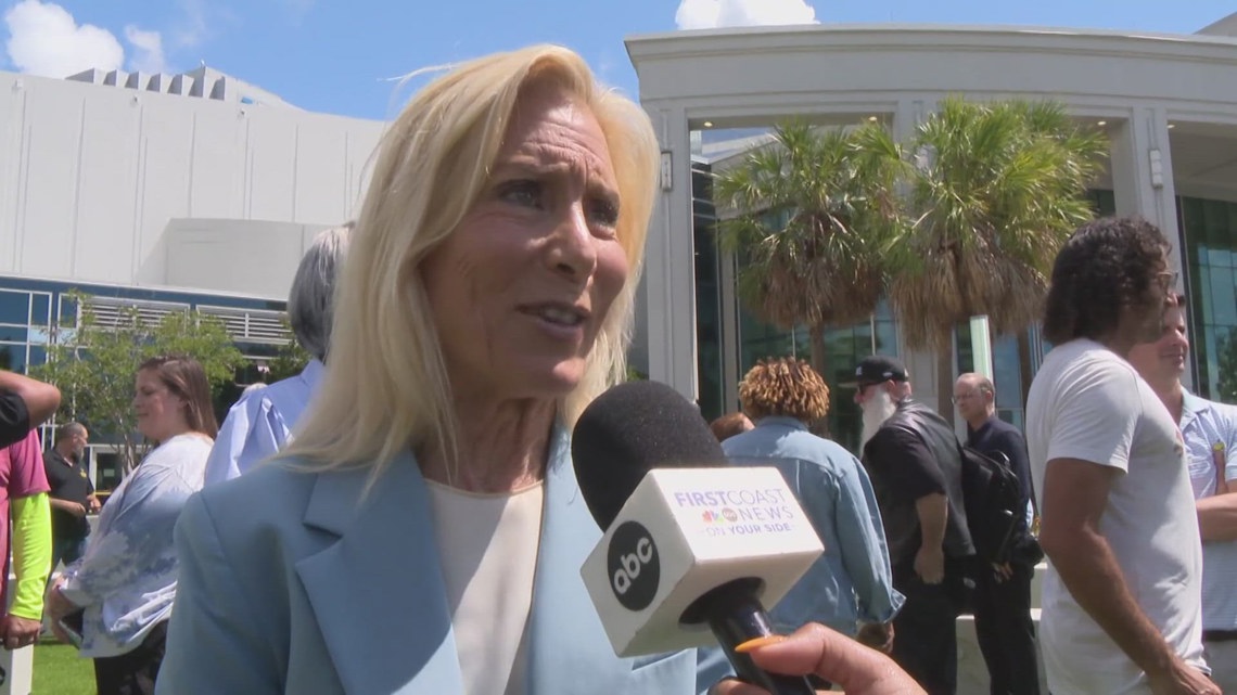 Jacksonville mayor responds to AG's lawsuit over gun logs