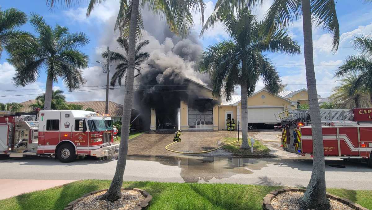 House fire erupts on SW 26th Place in Cape Coral
