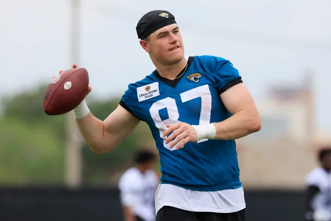 Jacksonville Jaguars tight end Nate Boerkircher (87) catches a pass during rookie minicamp at the Miller Electric Center, Saturday, May 9, 2026 in Jacksonville, Fla. Today was the second of a three day camp concluding Sunday.
