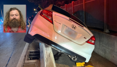 Man runs from scene of Cape Coral Pkwy crash while holding bottle of rum, officers say