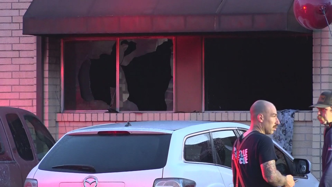 JFRD: 2 adults hospitalized, 12 displaced after apartment fire in Jacksonville