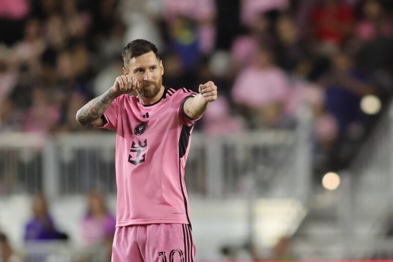 Soccer superstar Lionel Messi draws crowd at F1 Miami Grand Prix