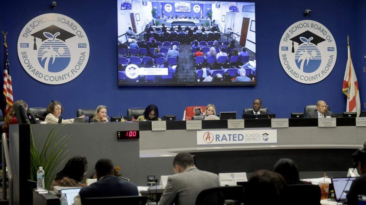 Broward School Board strengthens credit card rules