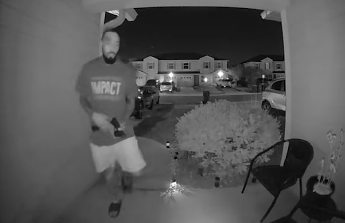 Video shows man accused of kicking in doors to multiple homes point gun at JSO officers before being shot