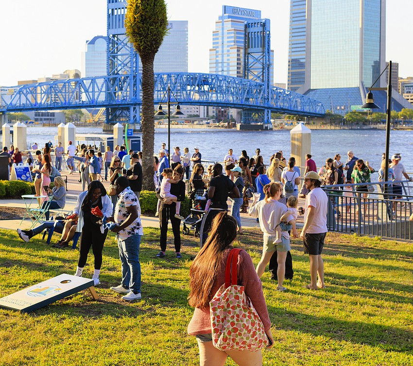 Third Thursday Sip & Stroll on the Downtown Southbank.