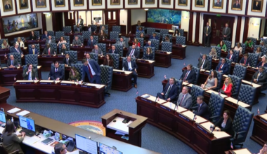With handshake, state lawmakers agree to tentative budget deal