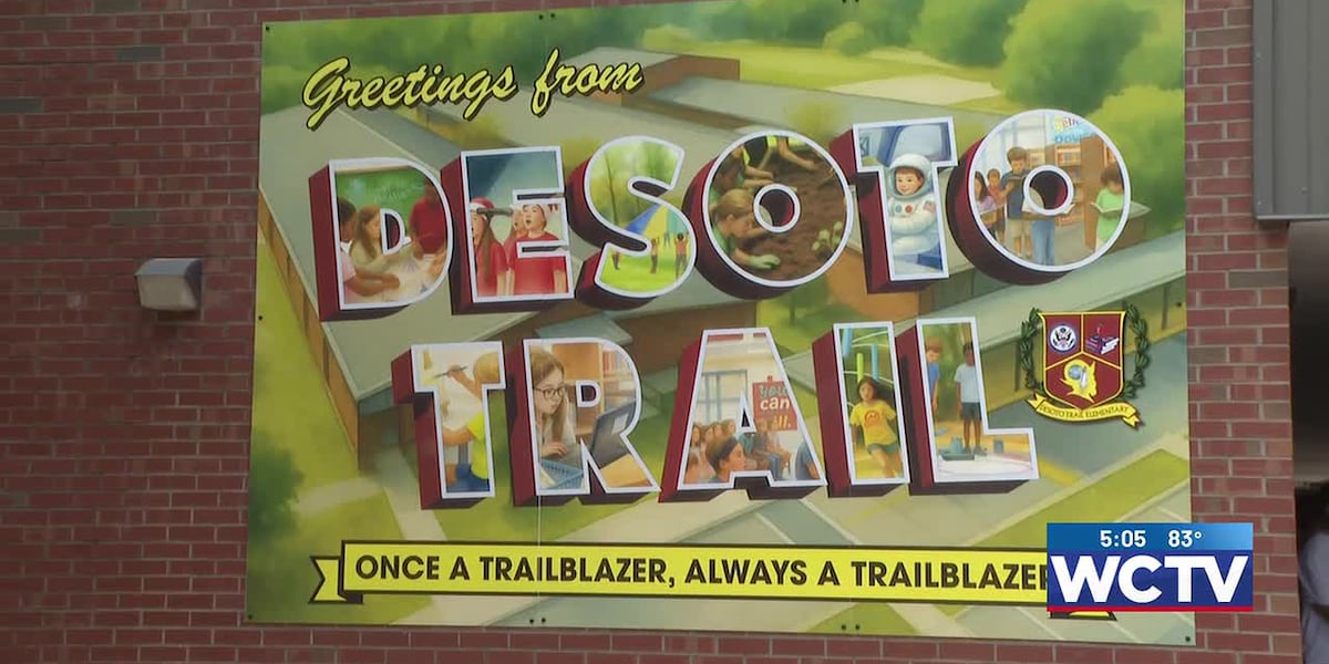 DeSoto Elementary debuts new mural designed by two high school seniors: ‘It’s so rewarding’
