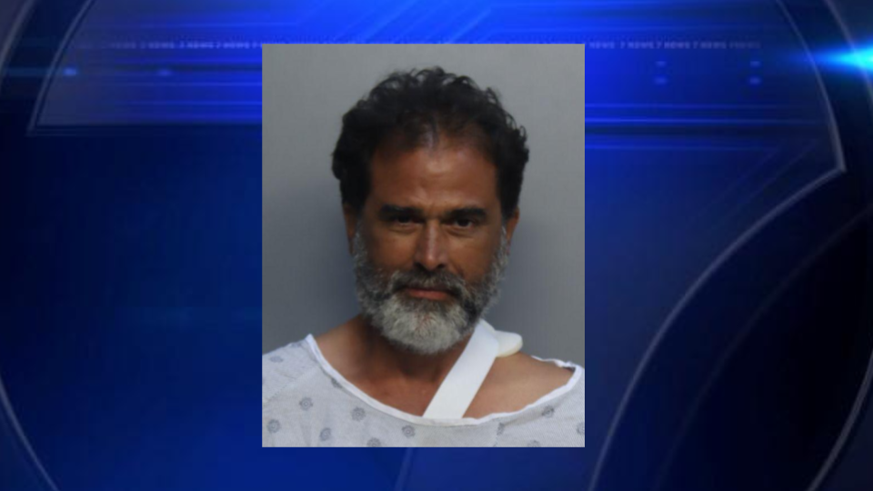 Man accused of breaking into Hialeah gas station arrested after chase, police say - WSVN 7News | Miami News, Weather, Sports