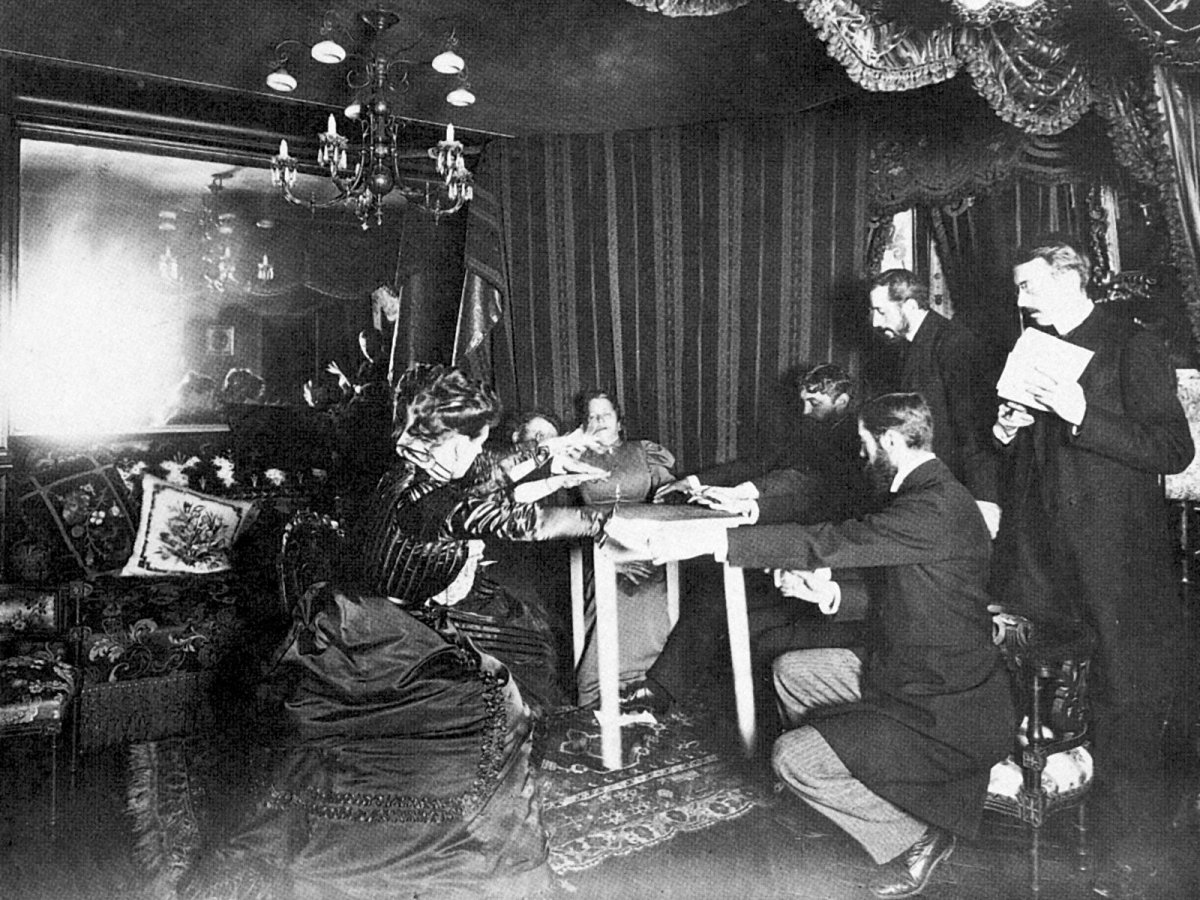 Paranormal investigators will teach table tipping in St. Pete this weekend