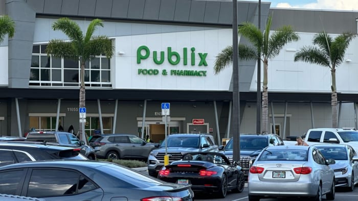 There’s a cemetery in the parking lot of this Central Florida Publix. Here’s why