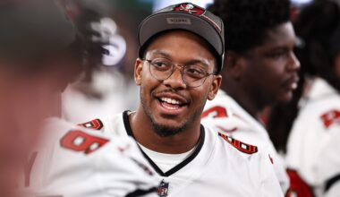 Bucs Predicted to Part Ways With Starting LB SirVocea Dennis